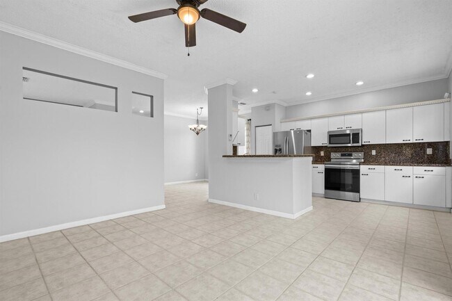 Building Photo - 4319 Greenbriar Ln