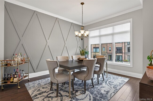 Building Photo - 348 Horseman Blvd