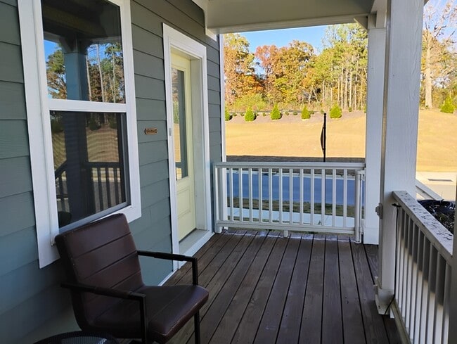 Building Photo - 353 Wash Holw Dr