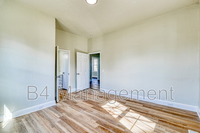 Building Photo - 555 W Peachtree St