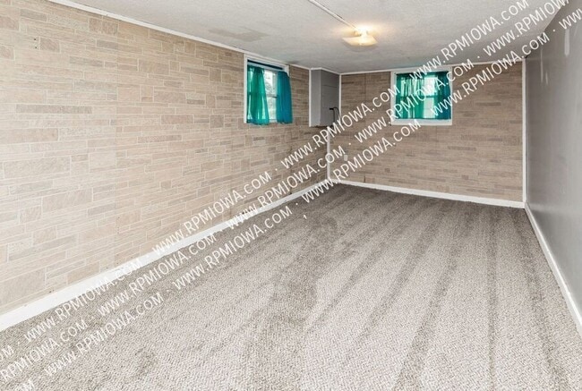 Building Photo - 713 Maxwelton Dr