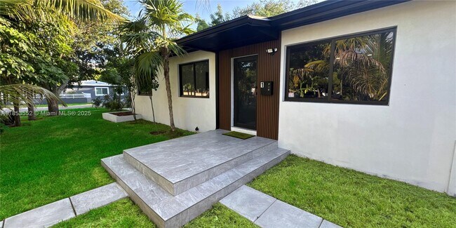 Primary Photo - 12800 NE 12th Ave