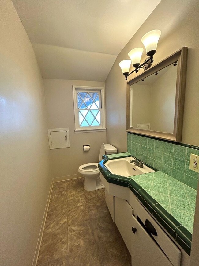 Building Photo - Charming 3 bedroom 2 bath Home in the Forward Addition