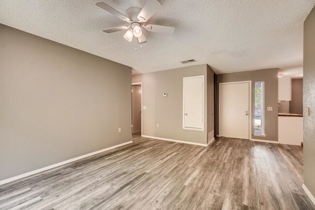 Building Photo - 16406 Spruce Cove St