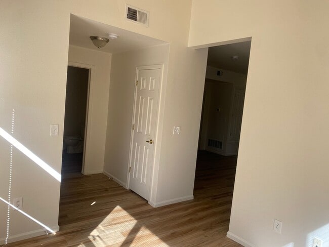 Building Photo - 2541 S Bahama Cir