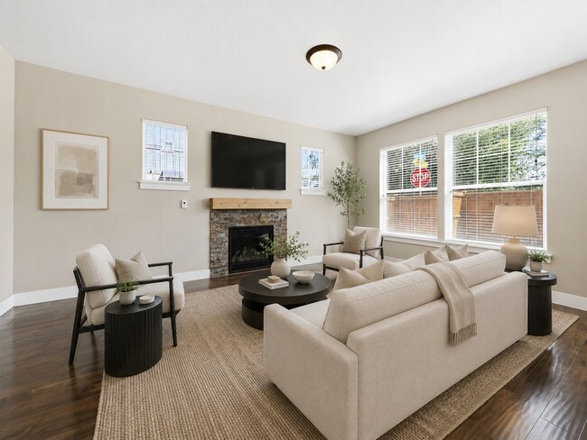 Building Photo - 3 Bed, 2.5 Bath Townhome Centrally Located– Bend, OR