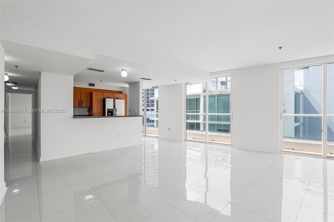 Building Photo - 6362 Collins Ave