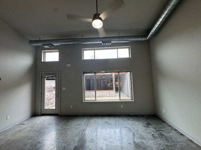 Building Photo - 3844 Dylan Pl