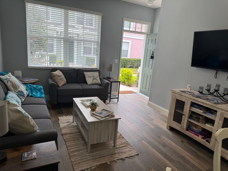 Building Photo - 4011 Venetian Bay Dr