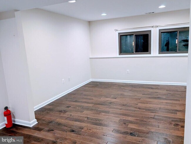 Building Photo - 8856 Youngsea Pl