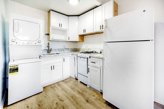 Building Photo - 2707 Robertson St