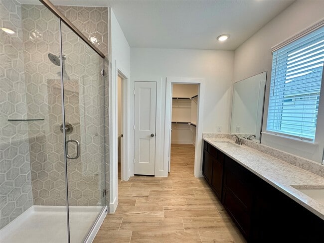 Building Photo - 1210 Shaded Rock Dr