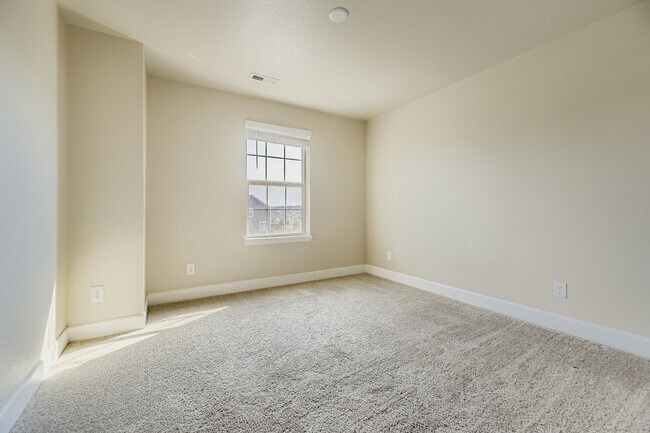 Building Photo - 17944 Tree Sparrow Ave