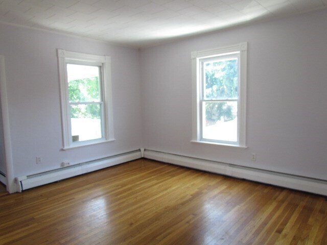 Building Photo - 10 Nursery St