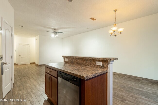 Building Photo - 8870 Inlet Bluff Dr