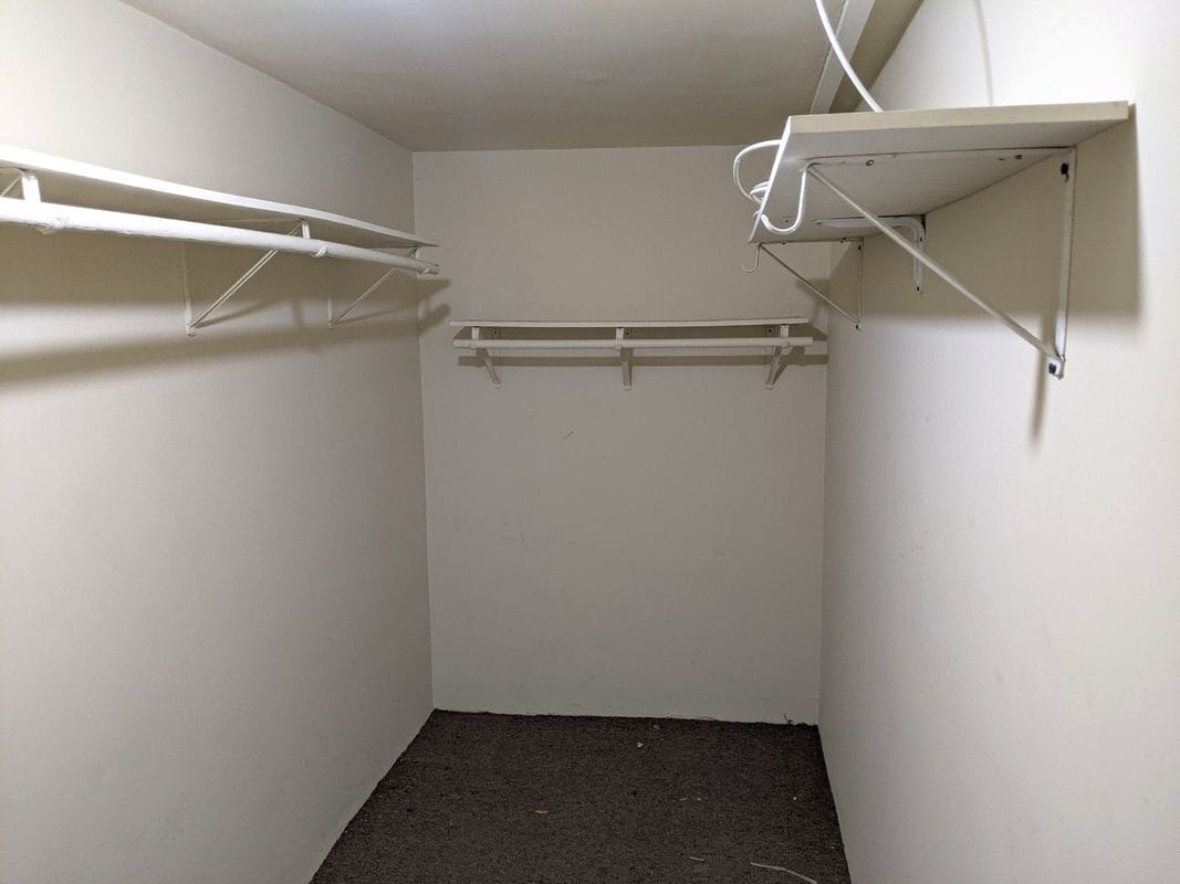 Building Photo - 1452 Oak Ave