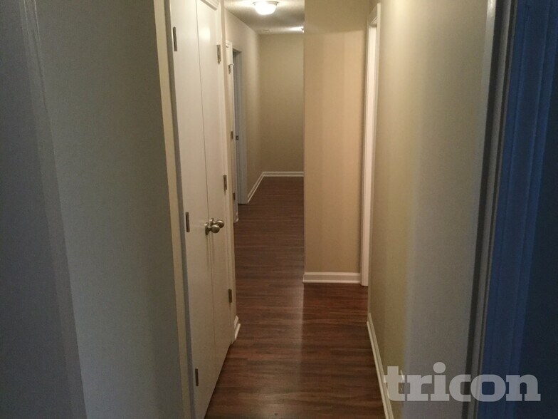 Building Photo - 11507 Stewarts Crossing Dr