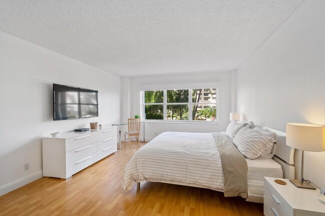 Building Photo - 5000 N Ocean Blvd