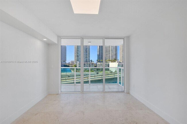 Building Photo - 31 SE 5th St