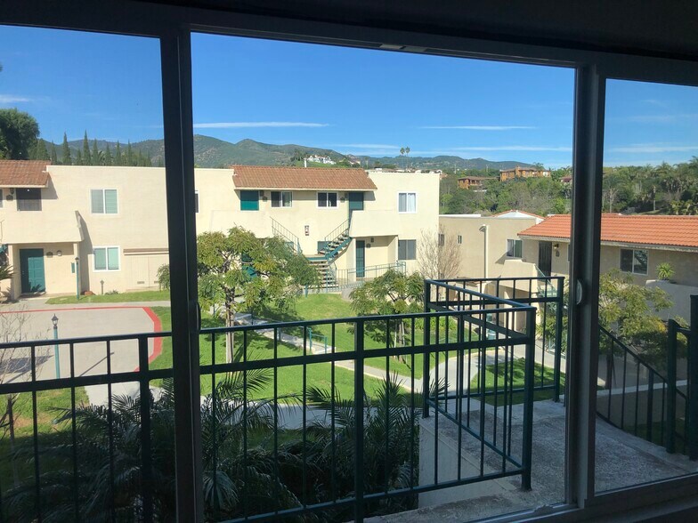 Building Photo - 6453 Kanan Dume Rd