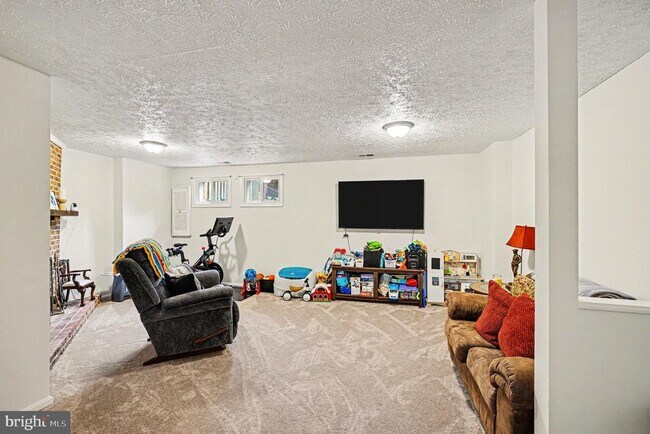 Building Photo - 7468 Brighouse Ct