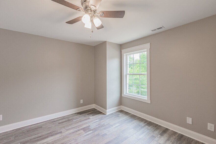 Building Photo - 1270 Tunnel Hill Varnell Rd