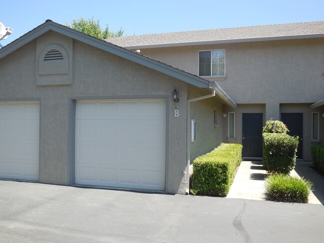 Building Photo - 1390 Serrano Pl