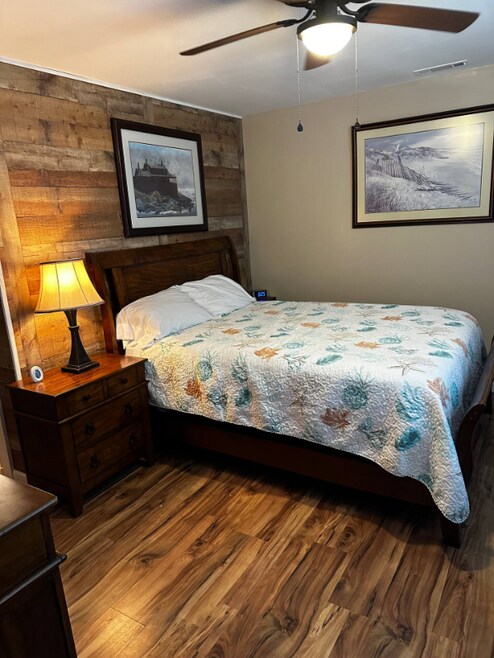 Building Photo - 1881 Livingston Chapel Rd