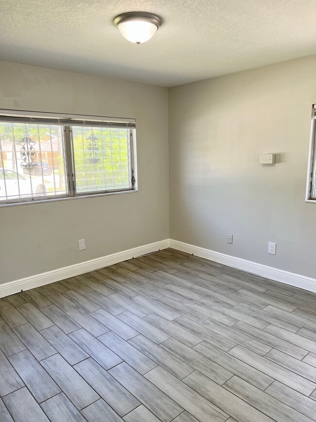 Bedroom 2 - 4203 E Yukon St