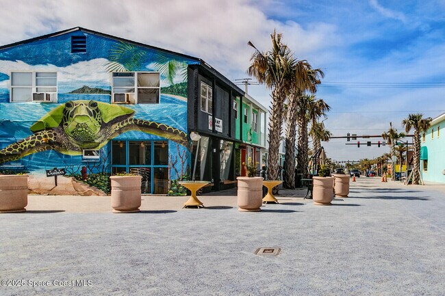 Building Photo - 4800 Ocean Beach Blvd