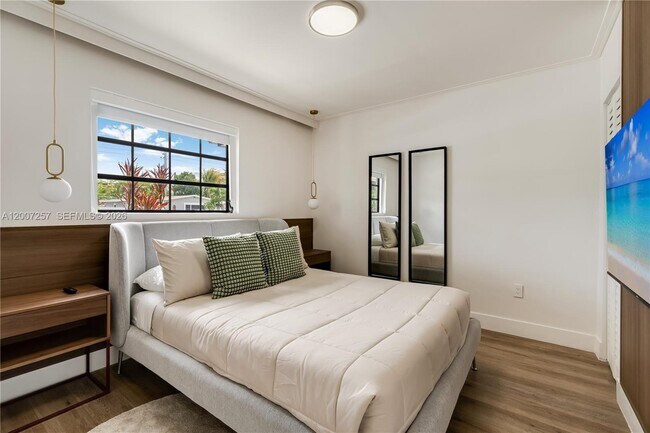 Building Photo - 7051 Tyler St