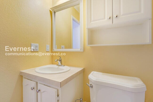 Building Photo - 1385 Antelope Dr