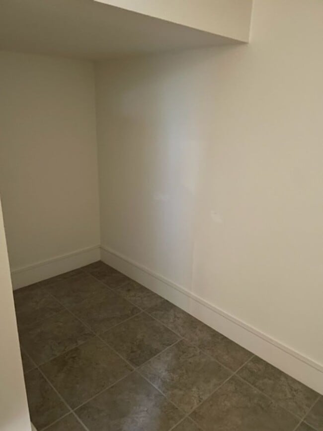 Building Photo - Newer home In Los Olivos