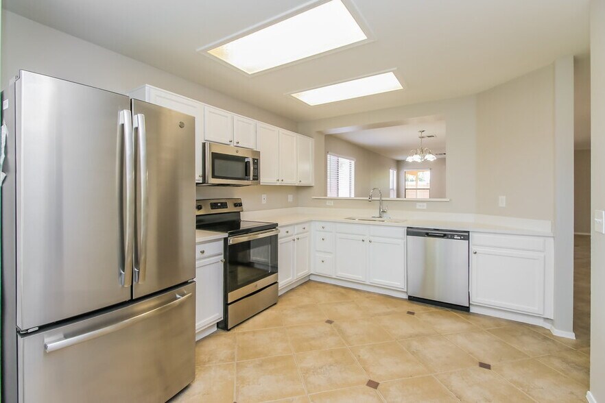 Building Photo - 5743 E Flossmoor Cir