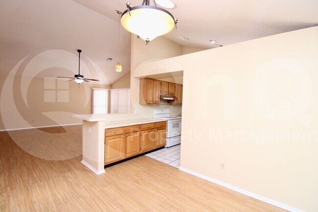 Building Photo - 509 E Kristal Way