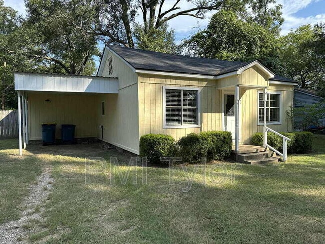 Building Photo - 427 Turkey Creek Dr