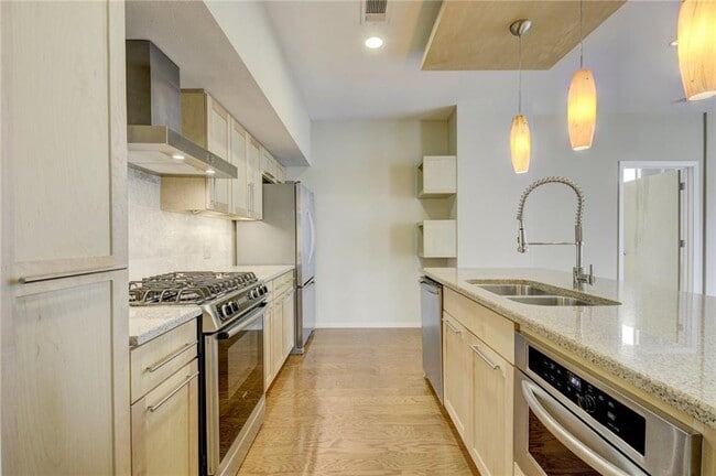 Building Photo - 1600 Barton Springs Rd