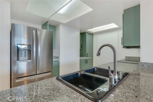 Building Photo - 850 E Ocean Blvd