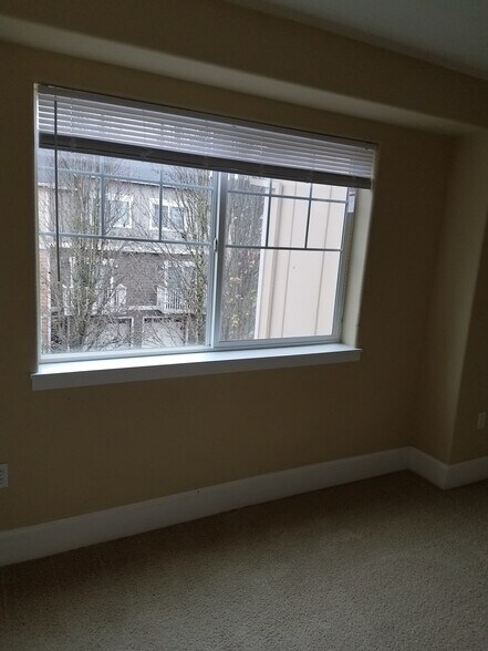 Building Photo - 18465 SW Stepping Stone Dr