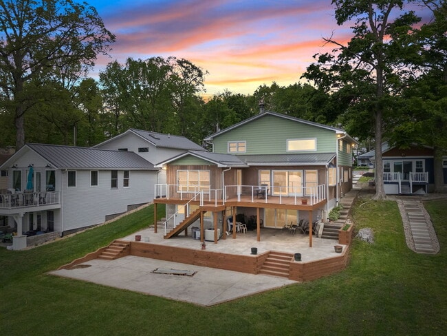 Building Photo - 2083 Chapman Lake Dr
