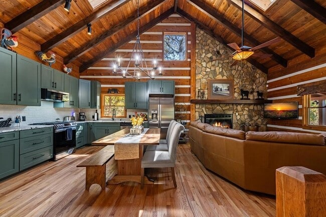 Building Photo - 212 Dogpatch Ln