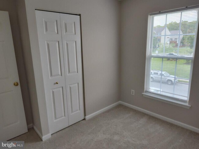 Building Photo - 5032 Finsbury Rd