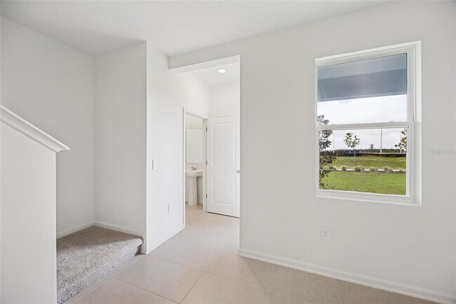 Building Photo - 3007 Maloof Dr