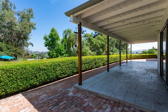 Building Photo - Georgian Colonial in Mt Helix