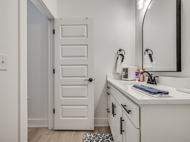 Building Photo - 1640 N Leverett Ave