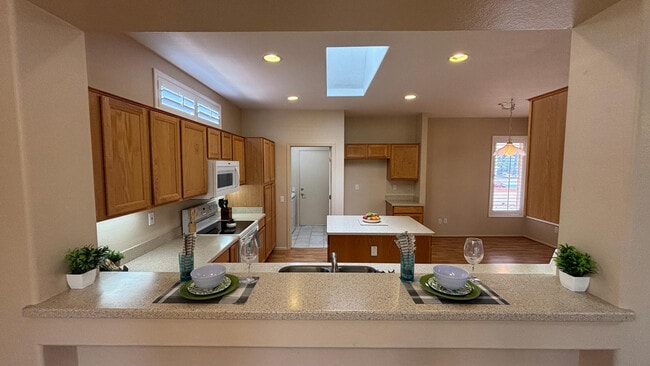 Building Photo - 15138 W Las Brizas Ln