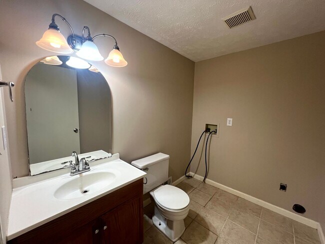 Building Photo - 1233 Wilderness Dr