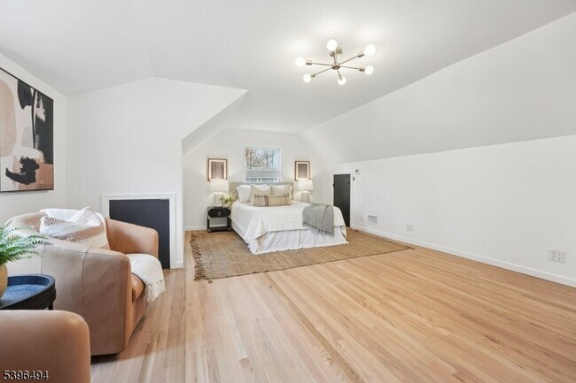 Building Photo - 139 Ridgedale Ave