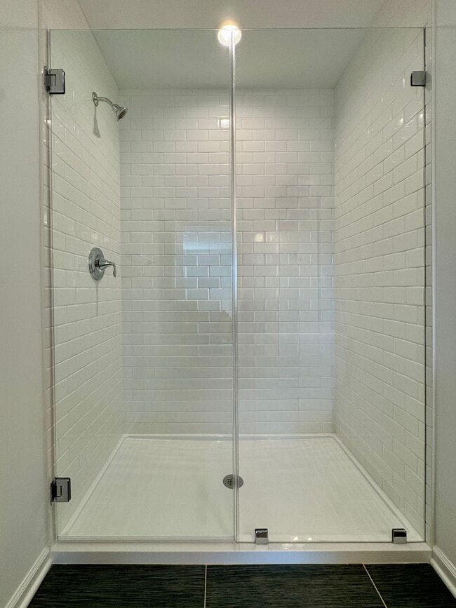 Building Photo - Newly Built End-Unit Townhome in Blacksburg - SHORT-TERM lease