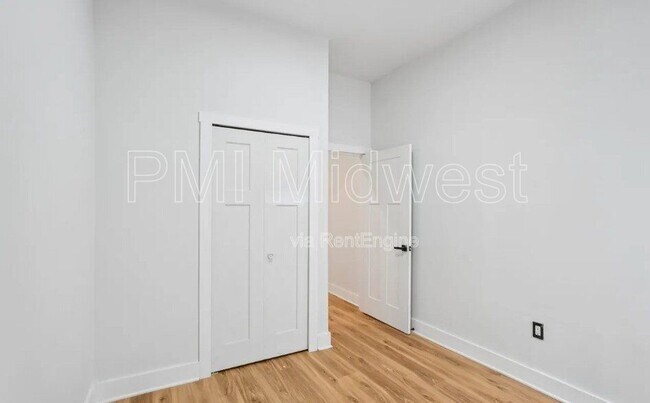 Building Photo - 941 King Ave